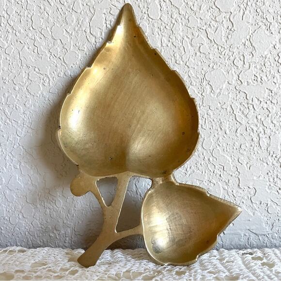 Small Vintage Indian Brass Dish - Picture 2 of 16